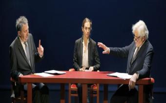 Le débat Mitterrand - Chirac, au théâtre de l'Atelier. Avec Jacques Weber en Mitterrand et François Morel en Chirac.