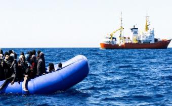 Trois jours d'opération complexes et dramatiques en Méditerranée. Photo Yann Levy / SOS Méditerranée.