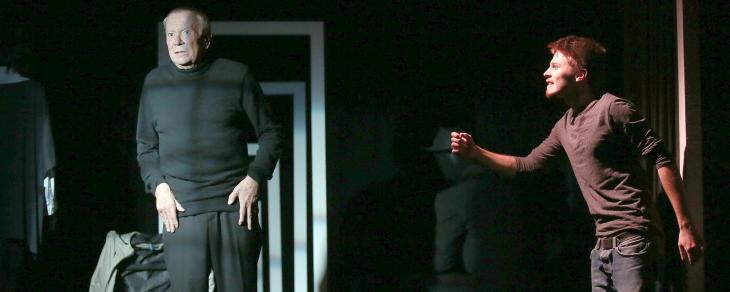 Marcel Philippot (G) et Audran Cattin (D), dans "Le personnage désincarné", au théâtre de la Huchette. Photo Lot.